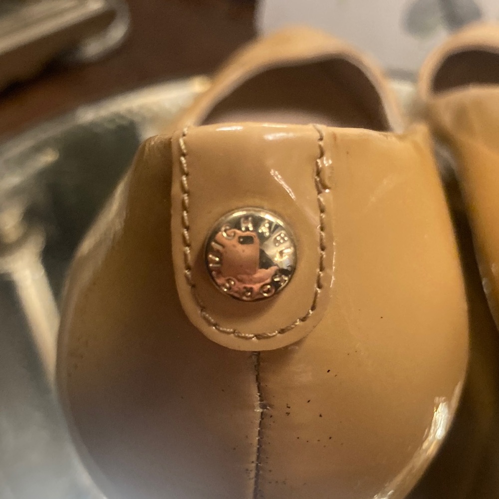 Genuine Michael Kors Beige Patent Leather Pointed-Toe Kitten Heels - Picture 15 of 15